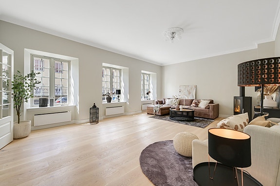 Andreas Rasch Wegger v/PrivatMegleren Horten ønsker velkommen til Øvre vei 13B!