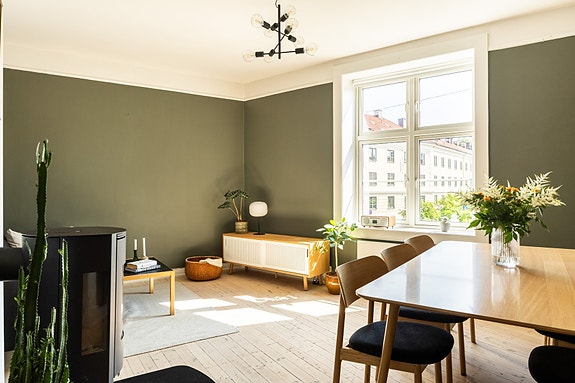 Hans Nielsen Hauges plass 1 presenteres av EIE eiendomsmegling ved Alexander Birkeland.