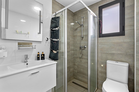 Nydelig leilighet med takterrasse i populære Punta Prima | Parkering og bod | Stort fellesområde med 2 basseng