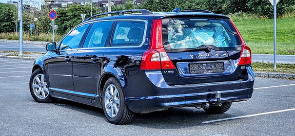 Volvo V70 4 of 5