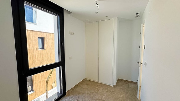 NYHET! Eksklusiv ny villa med 4 soverom og 3 bad | Stor uteplass med basseng