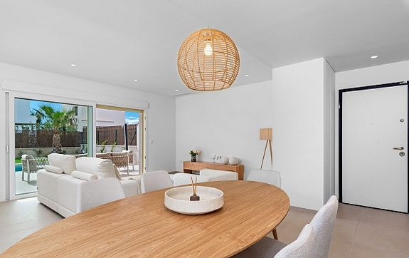 Nøkkelferdig! Moderne villa med privat basseng og takterrasse | 3 soverom og 2 bad |