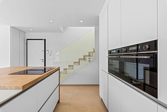 Nøkkelferdig! Moderne villa med privat basseng og takterrasse | 3 soverom og 2 bad |