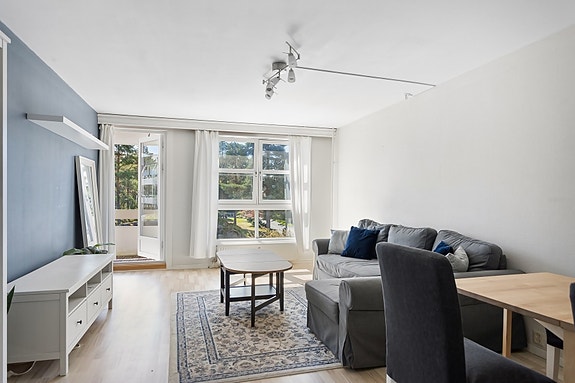 Velkommen til Asperudtoppen 1, presentert av Nini Tran v/EIE Eiendomsmegling!