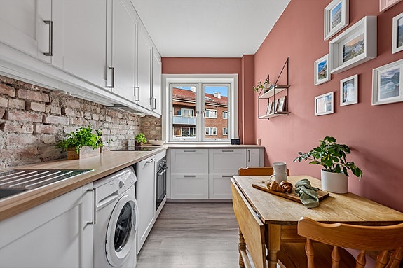 Christoffer F. Lysgaard v/DNB Eiendom har gleden av å presentere Trondheimsveien 99!