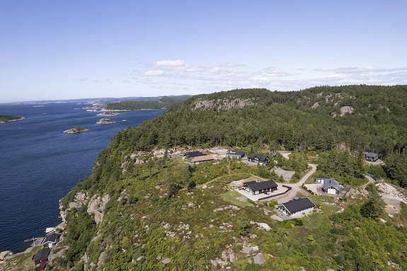 Sjøbodvikåsen hyttefelt ligger naturskjønt og solrikt til i åsen bak Sjøbodvik.