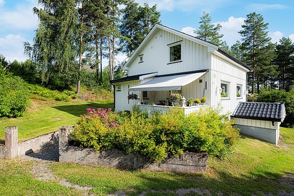 EiendomsMegler 1 v/ Hanne K. Solbakken presenterer Ådnavegen 30!