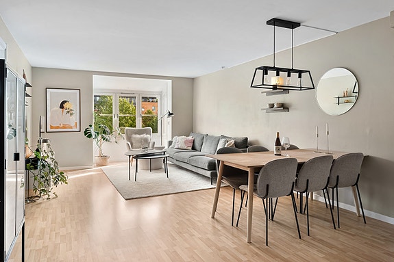Velkommen til Norbygata 17, en stor og sentrumsnær 2-roms selveier med god planløsning!