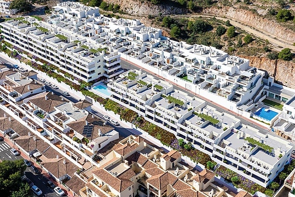 Nybygg! Leilighet med 2 soverom og 2 bad | Fellesområde med gym og basseng | Heis og parkering i garasje