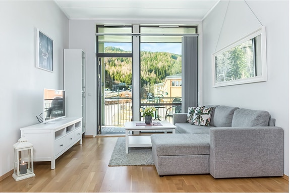 Pål-Jøran Heggebakk v/ DNB Eiendom har gleden av å presentere Mellomila 69!