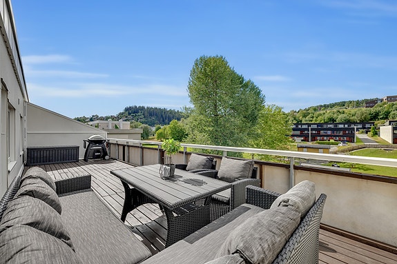 Velkommen til Karolinerveien 7A, presentert av EiendomsMegler1 ved Sigbjørn Shaswar-Vestå.