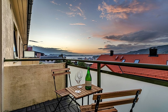 Aktiv Eiendomsmegling v/ Henriette Hagen har gleden av å presentere Strandlien 5.