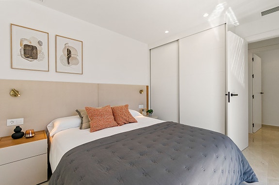 Stor familiebolig med basseng, takterrasse og fleksibel underetasje - 3 soverom og 3 bad