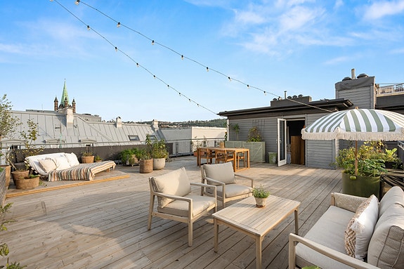 Velkommen til Margit Hansens gate 5, presentert av Schala & Partners ved Henrik Jensen, tlf. 996 92 427.