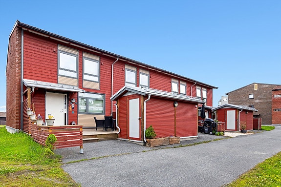 Aslak Eimstad i DNB Eiendom har gleden av å ønske velkommen til flotte Røyskattvegen 15!