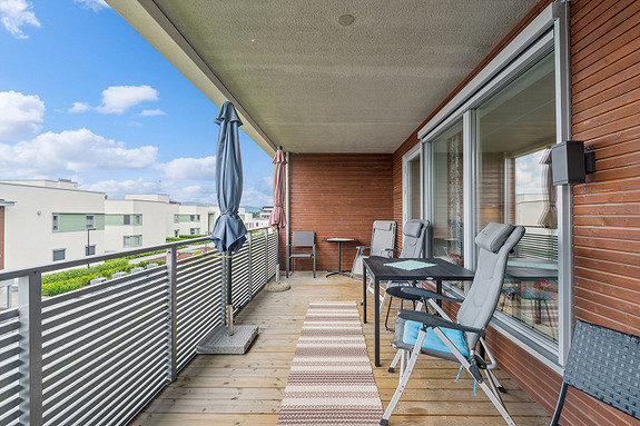 Overbygget solrik terrasse på 17 kvm