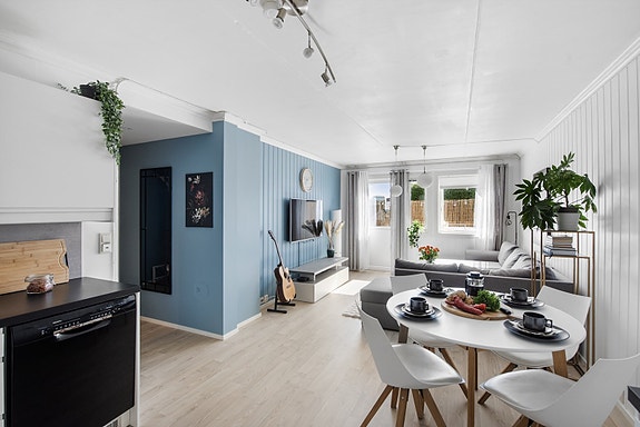Overflater er malt i lyse farger