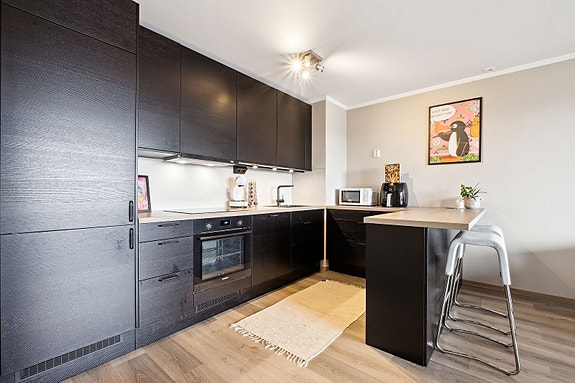 Kjøkken - alle nødvendige hvitevarer integrert.