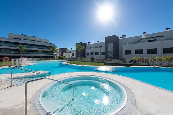 Strøken leilighet med 3 soverom og turistlisens - Utleieinntekter og gangavstand til sentrum