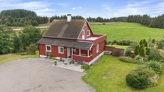 Velkommen til Buevegen 660. Presentert av Kristine Ree Espedal i Eiendomsmegler 1 Jærmegleren