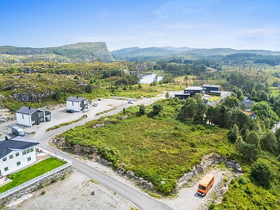 Boligtomt i nyere tomtefelt på Hammersland