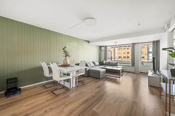 Ayse Özer v/EIE Lillestrøm har gleden av å presentere Elgtråkket 5A!