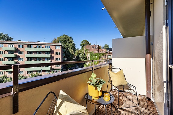 Velkommen til denne gjennomgående og lekre 3-roms leiligheten i Louises gate 10 på Bislet!