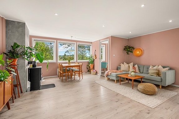 Velkommen til Vådanvegen 19, presentert av EiendomsMegler 1 ved Stian Berg.