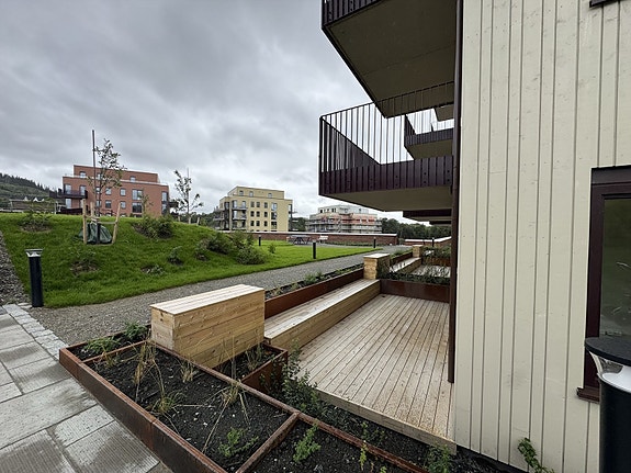 Velkommen til Steinan Park og C102! Splitter ny 3- roms med gode solforhold og fin uteplass. Dette er en sjelden mulighet!