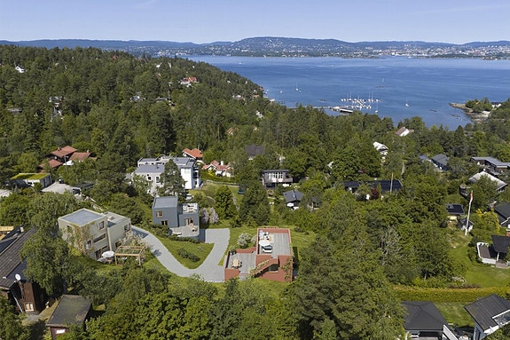 Privatmegleren Park v/ Thor Vegard Bjørnerud har gleden av å presentere tre nye innholdsrike eneboliger i flotte Birkeveien 43!