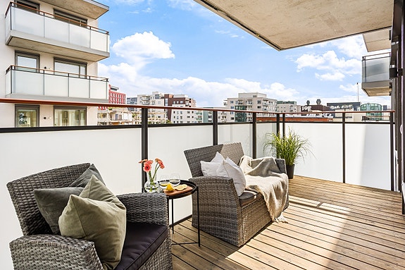 Fredrik Lund ved EIE Løren ønsker velkommen til Lørenvangen 30!