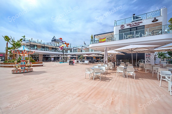 Nydelig penthouse-leilighet | 89m2 terrasser | 300 meter til matbutikk og gode restauranter | Perfekt for utleie