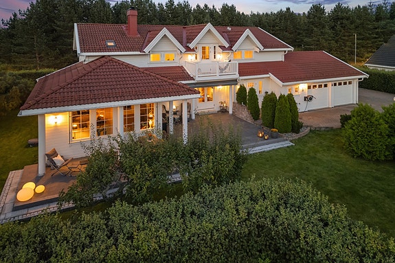 EIE Jessheim v/ Emma Toussi har gleden av å presentere Rugdevegen 25! Foto av Bjørn Sørheim (EFKT).