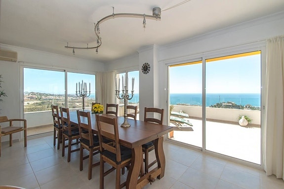 Romslig penthouse med 3 soverom og 85 m² terrasse - Panoramautsikt over Fuengirola og havet
