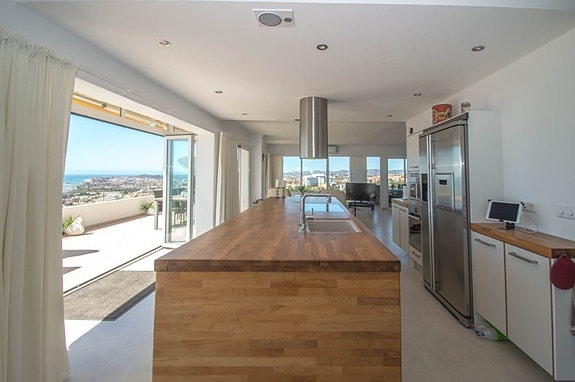 Romslig penthouse med 3 soverom og 85 m² terrasse - Panoramautsikt over Fuengirola og havet
