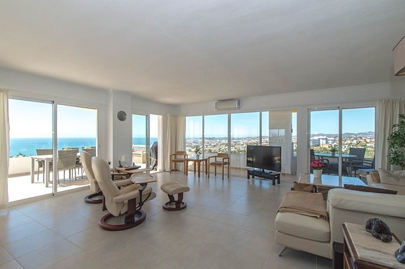 Romslig penthouse med 3 soverom og 85 m² terrasse - Panoramautsikt over Fuengirola og havet