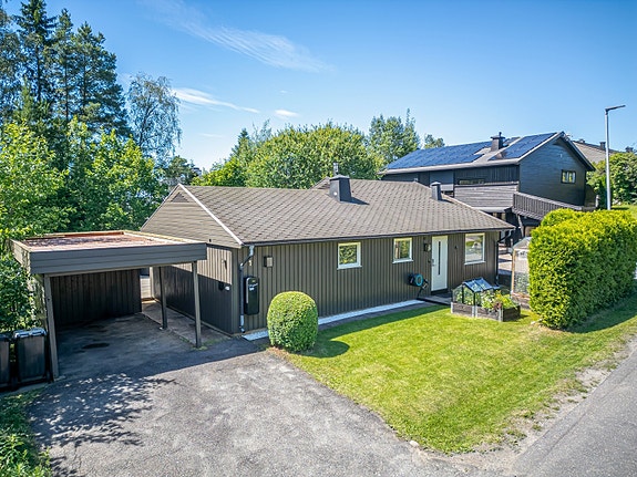 Fururabben 1 - moderne og innholdsrik enebolig med fin planløsning og alt på én flate