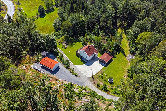 Velkommen til Frolandsveien 523- Presentert av Adrian Hamre Evensen v/ Meglerhuset & Partners Arendal!