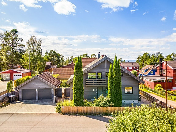 Velkommen til Toppåsveien 61A - presentert av Aksel Bredesen i Nordvik Nordstrand