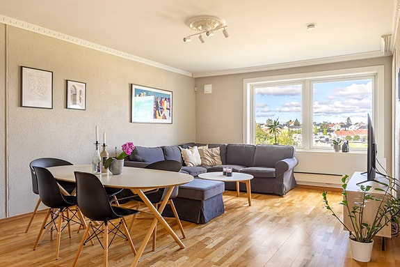 Otto Sogns vei 15 presenteres av EIE Eiendomsmegling ved Synne Eide lunde.