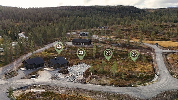 Velkommen til Fagerfjellflata! Spennende utviklingsmulighet med utvendig oppført hytte og tilhørende ferdig seksjonerte tomter.