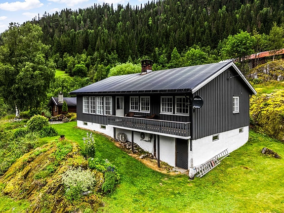 Frida Henriksveen v/Lokalmegleren & Partners har gleden av å presentere Dyrlandsvegen 13!