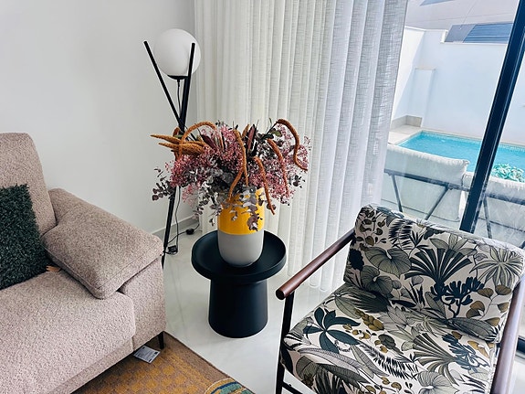 Villa med 3 soverom, privat basseng og solrik takterrasse - A/C og møblert!