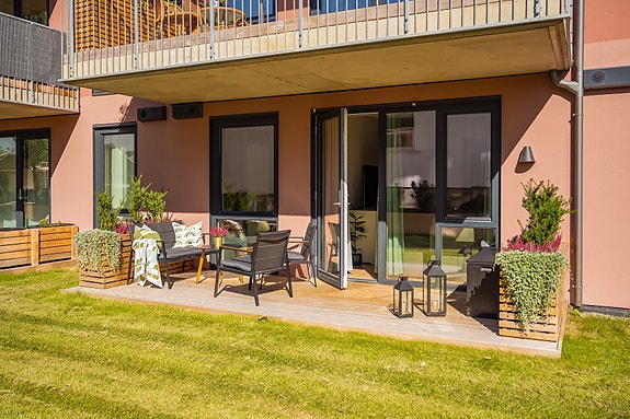 Velkommen til Ringbanen 26, en ny og strøken 2-romsleilighet med fin og sentral beliggenhet i Stjørdal sentrum.