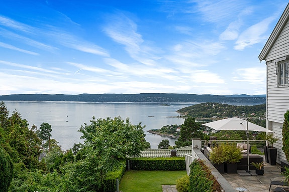 - Velkommen til fantastiske Solveien 69, en sjelden anledning -