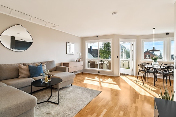 Velkommen til Bruveien 5 - en innbydende 3-romsleilighet i øverste etasje.