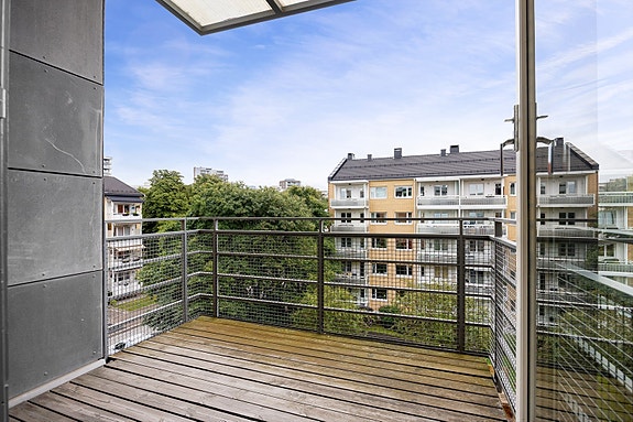 Amalie Marthinsen v/Nordvik Nydalen har gleden av å presentere Grefsenveien 27!