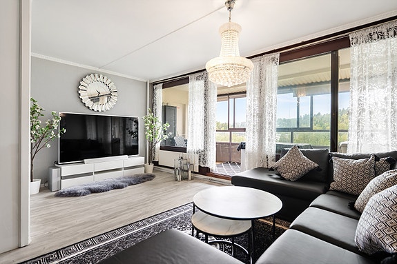 Ammerudhelling 62 - Gjennomgående 4-roms leilighet med attraktiv beliggenhet.