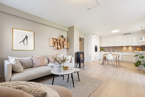 Nora Rørvik Larsen v/ Krogsveen har gleden av å presentere Vallefaret 19!