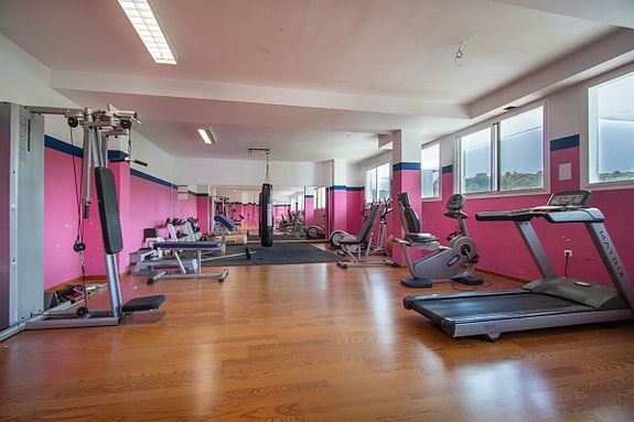 Dupleks-penthouse med 4 soverom, 3 terrasser og panoramautsikt - Selges møblert!